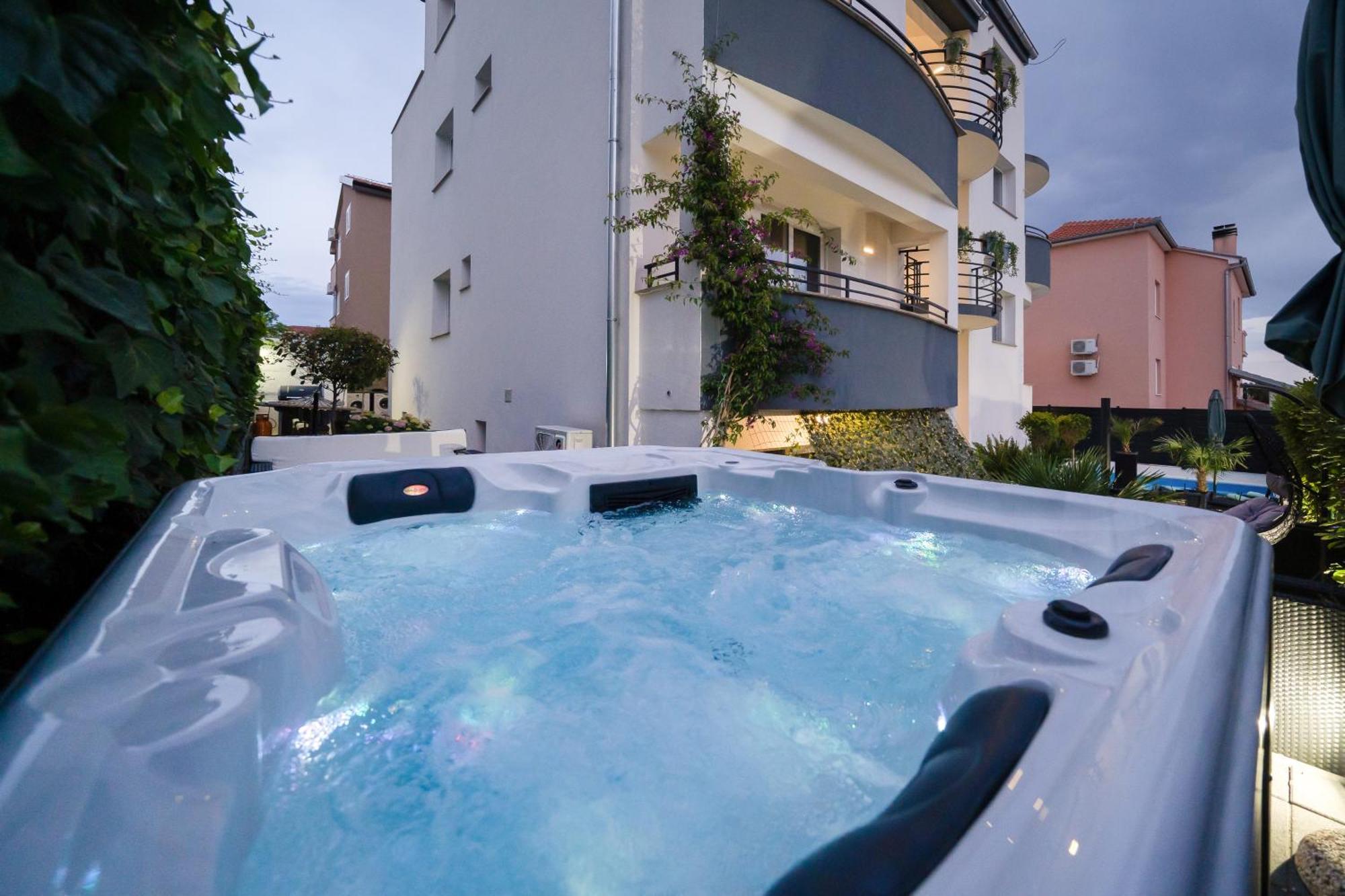 Holiday Apartments Amarilis Pakoštane Buitenkant foto
