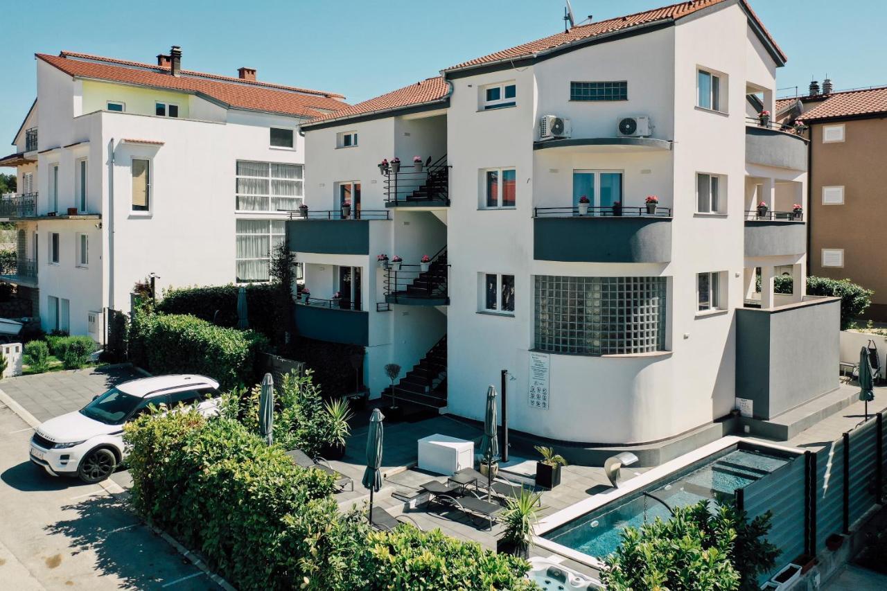 Holiday Apartments Amarilis Pakoštane Buitenkant foto