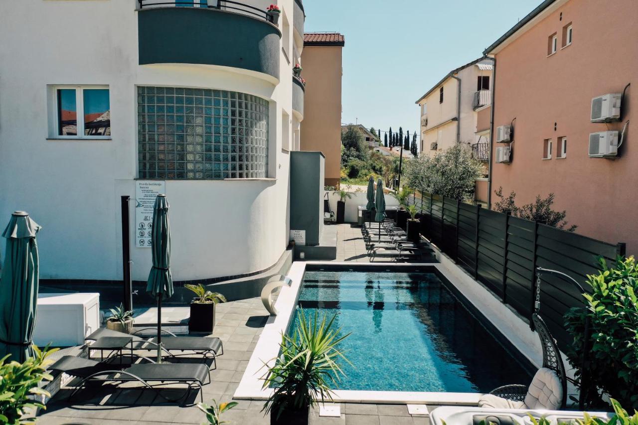 Holiday Apartments Amarilis Pakoštane Buitenkant foto
