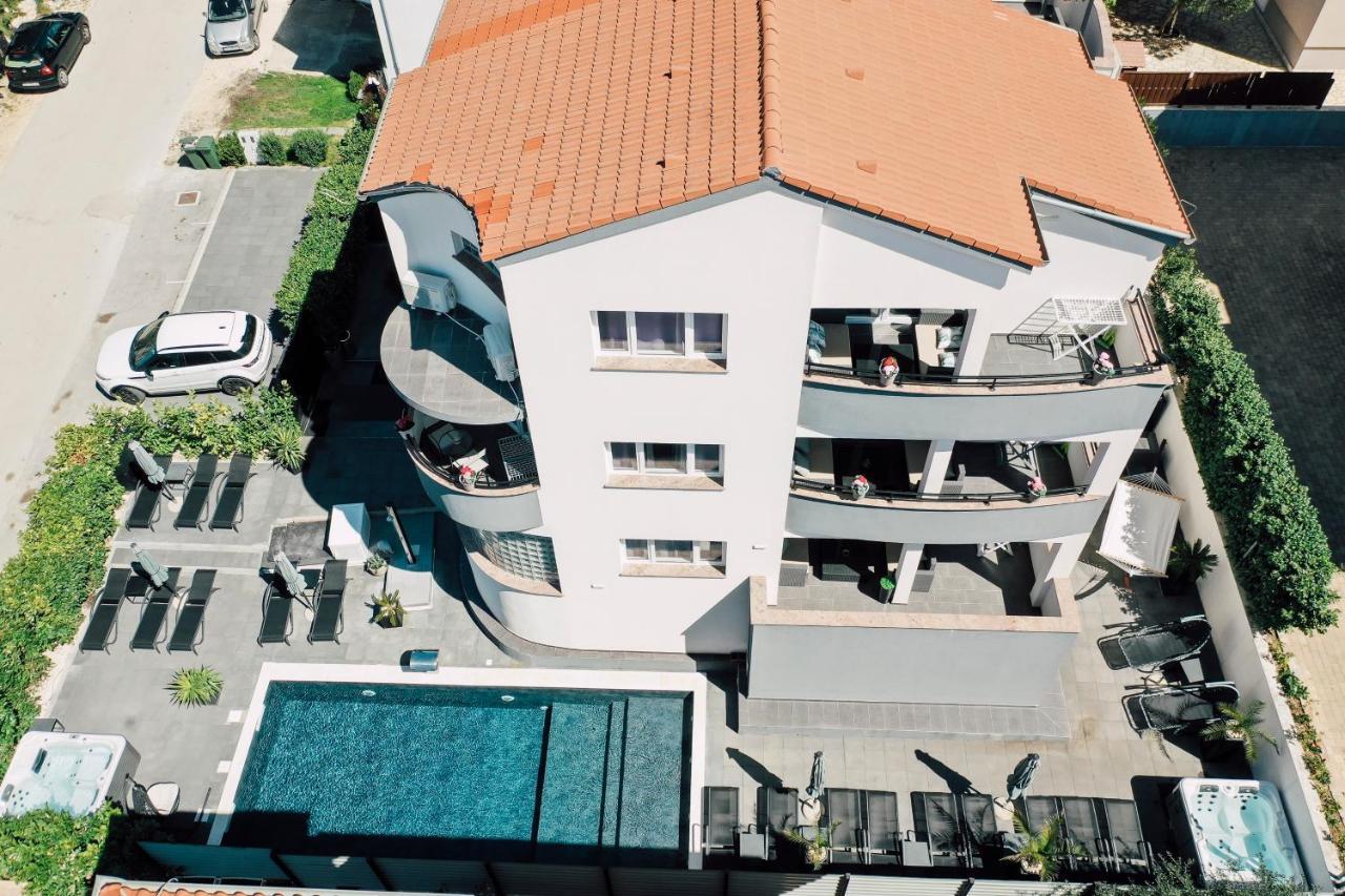Holiday Apartments Amarilis Pakoštane Buitenkant foto