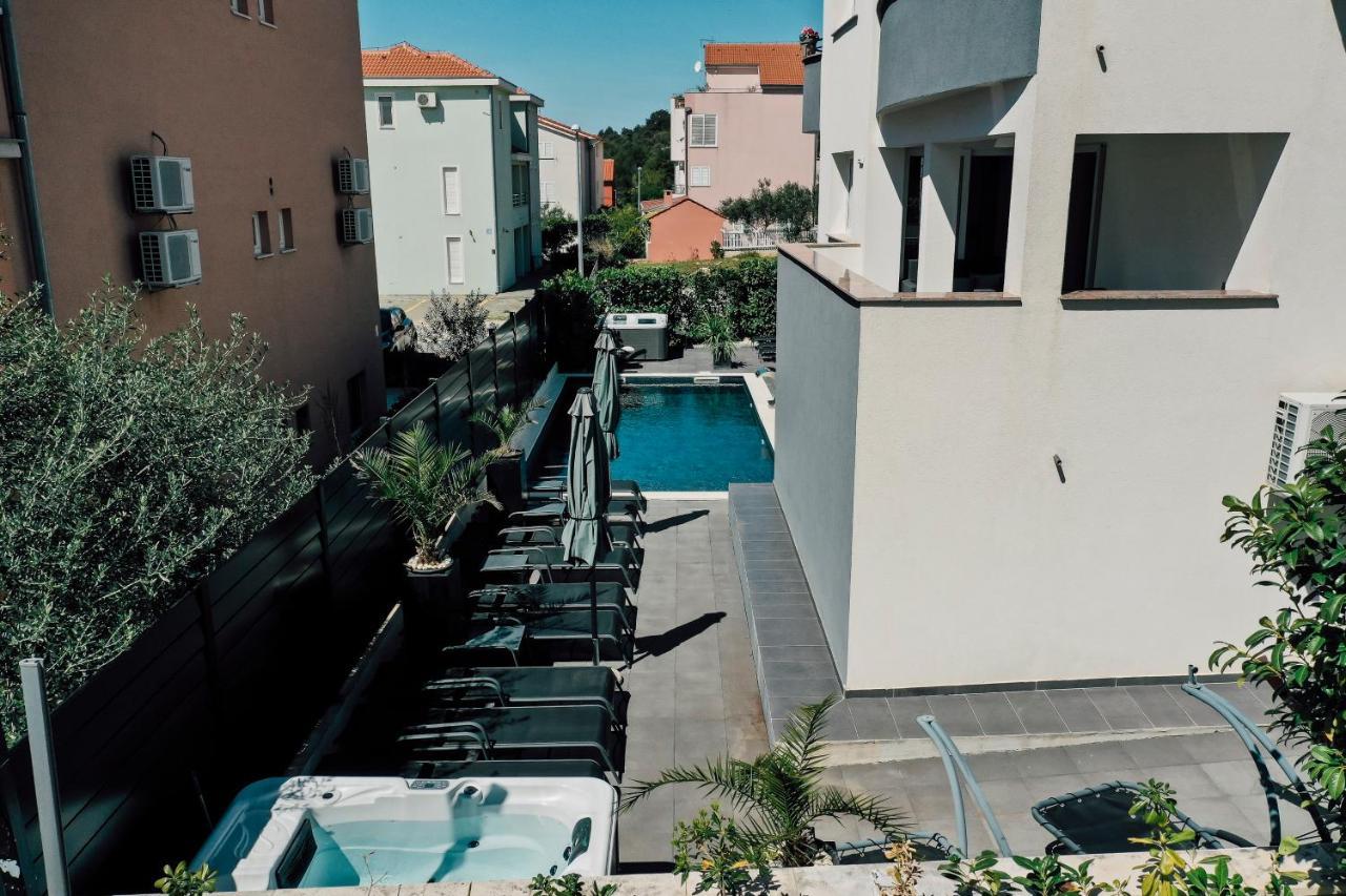 Holiday Apartments Amarilis Pakoštane Buitenkant foto
