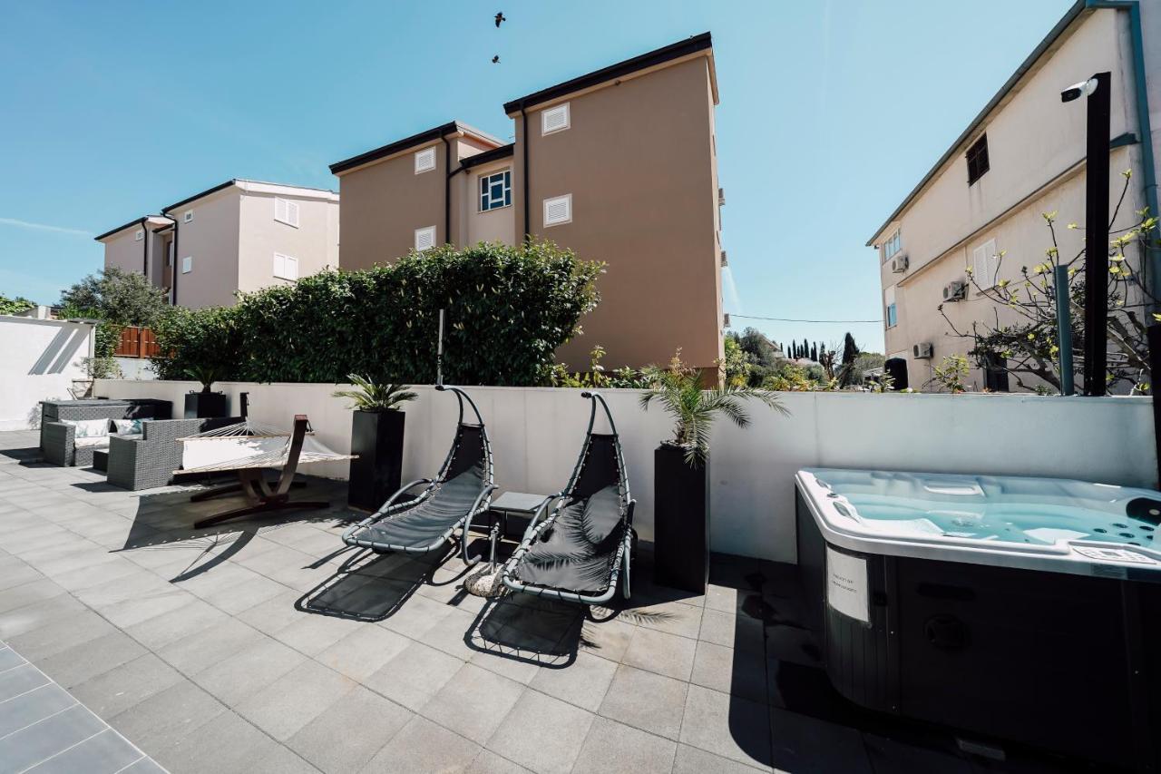 Holiday Apartments Amarilis Pakoštane Buitenkant foto